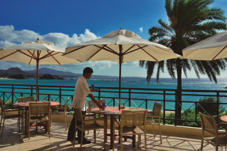 コロナビールが リゾートホテルの宿泊チケットを提供する「Rediscover Paradise（リディスカバー パラダイス）」を沖縄で実施