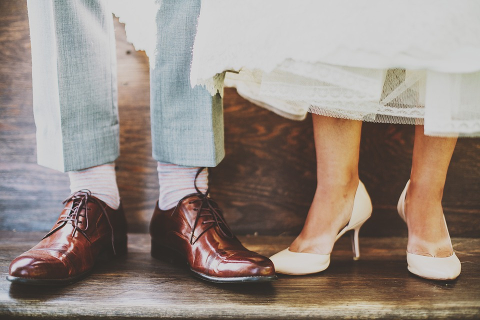 かりゆしウェア着用時の靴は 足元おすすめをご紹介 沖縄ウエディングまとめ 沖縄リゾート専門の結婚式情報サイト